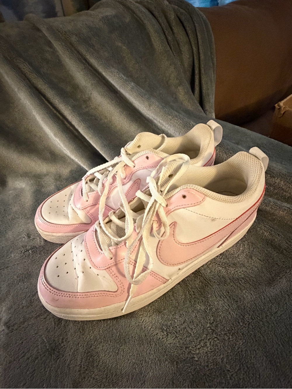 Nike Women's Low-Top Sneakers in Pink and White